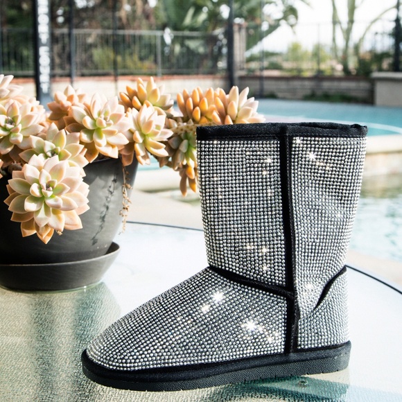 NEW🔥 Bling Diamante Rhinestone Faux Fur Lined Snow Boots Booties Flat Slip-On - Picture 6 of 7